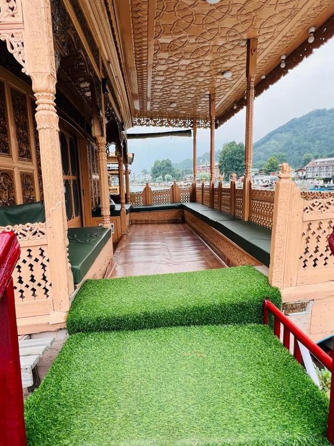 Hôtel Hayat Group Of Houseboats à Srīnagar Extérieur photo